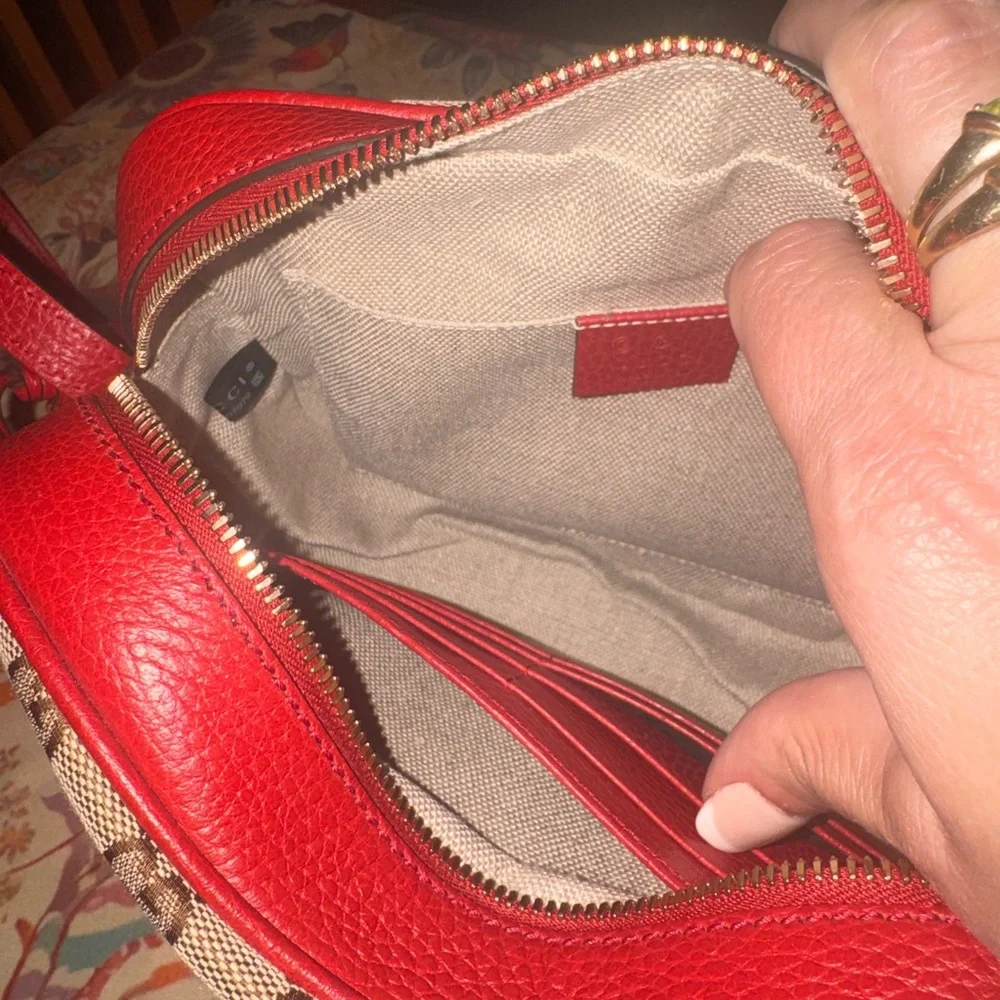 Gucci Beige GG Canvas Crossbody Bag with Red Leather Trim - Picture 4 of 10